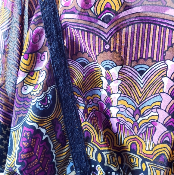 Empire waisted peek-a-boo top - Picture 4 of 5